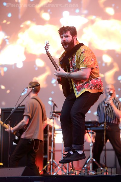 FOALS - 2023-08-27 - SAINT CLOUD - Domaine National - Grande Scene - Yannis Philippakis - Walter Gervers